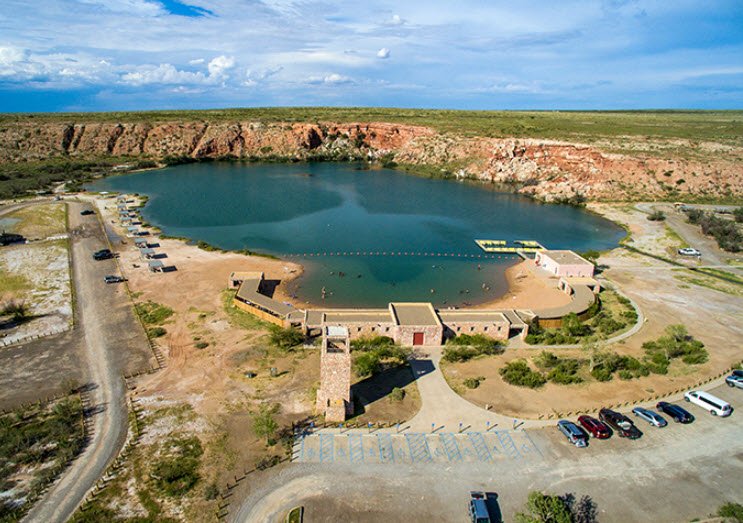Bottomless Lakes State Park, New Mexico, USA